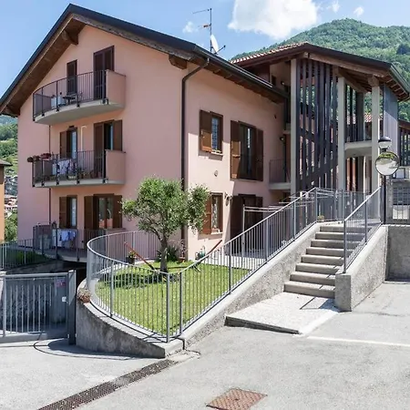 Modern With Balcony-garage-and Pool